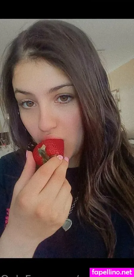 Prisuarezx OnlyFans Thumbnail #Egv8mwFod1