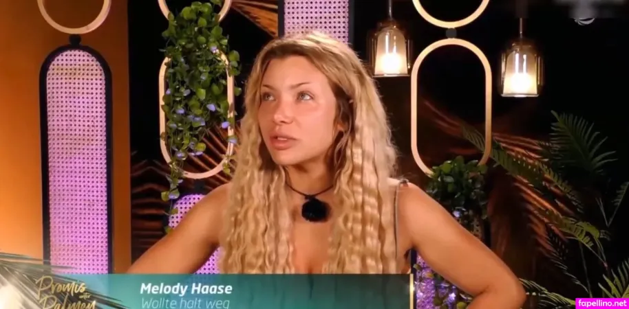 Promis Unter Palmen OnlyFans Thumbnail #GMK8AB3LAM