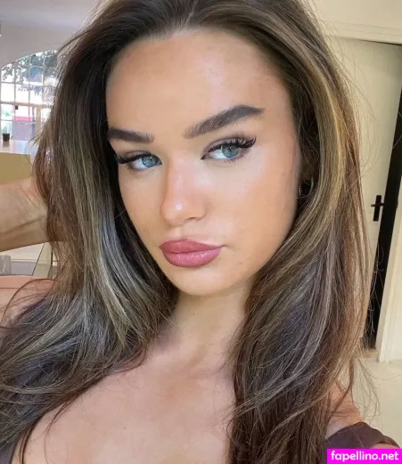 Puck Van Drenth OnlyFans Thumbnail #iWCBavlKC1