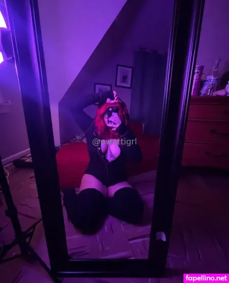 Pwettigrl OnlyFans Thumbnail #EF0CkTFMJN