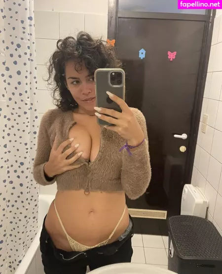 Pyarislove OnlyFans Thumbnail #i21xlBjb7p