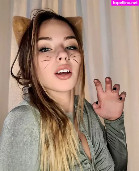 Pyro Kitten OnlyFans Thumbnail #27wRoHYq30