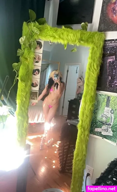 Qosmicqueen OnlyFans Thumbnail #Aq9KDh5u0x