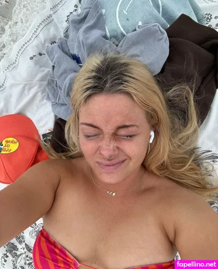 Qquueeeennbbbb OnlyFans Thumbnail #19QvhbSf4V