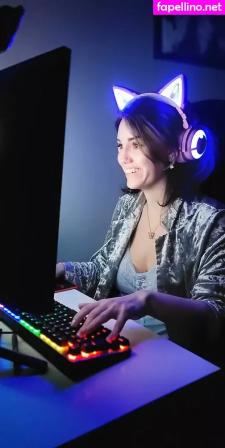 Qt Lux OnlyFans Thumbnail #VE8P4kWhAT