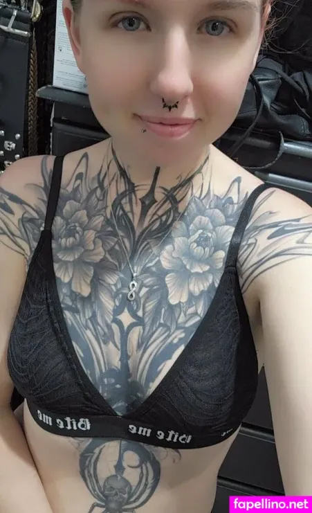 Qu33nb33pfr33 OnlyFans Thumbnail #k9xIixFctL