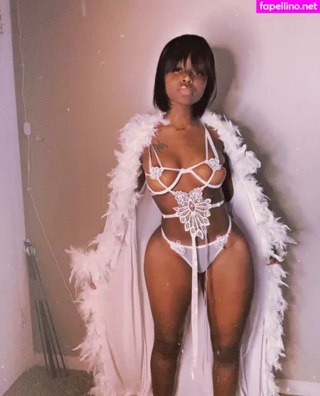 Quediaz OnlyFans Thumbnail #DrrPA5EoRo