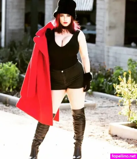 Queen Ananas OnlyFans Thumbnail #FZiOC1mTzC