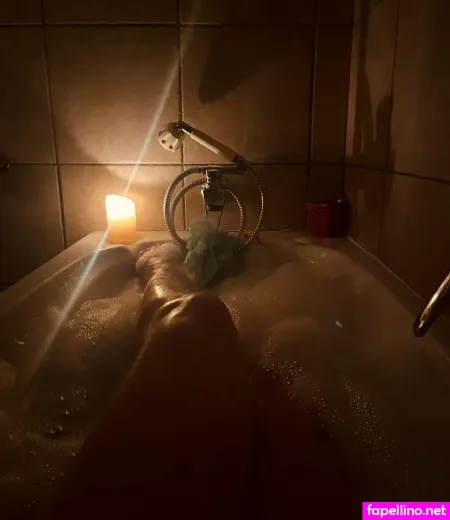 Queen Ananas OnlyFans Thumbnail #NVF8KzO2Gl