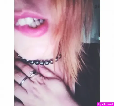 Queen Ananas OnlyFans Thumbnail #SpuJeVXLvN