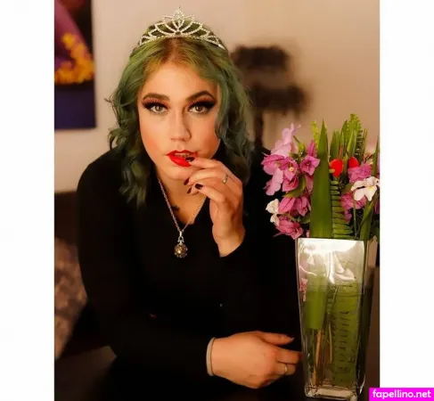 Queen Ananas OnlyFans Thumbnail #XdnFBgzOAC