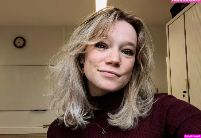 Queen Arina OnlyFans Thumbnail #BgyGktCQ30