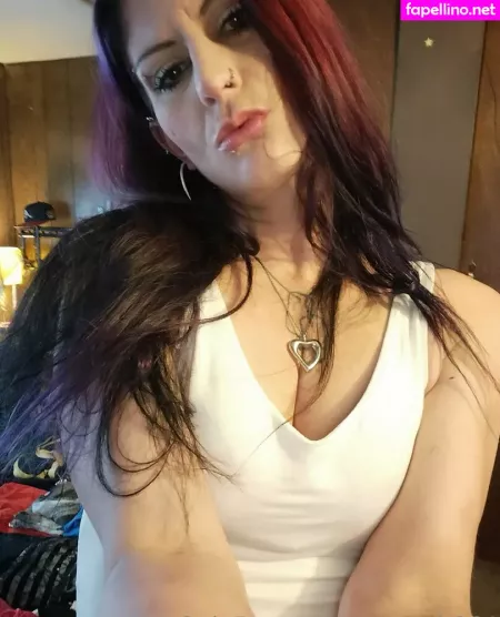 Queen B864 OnlyFans Thumbnail #E1NHFZYYOx