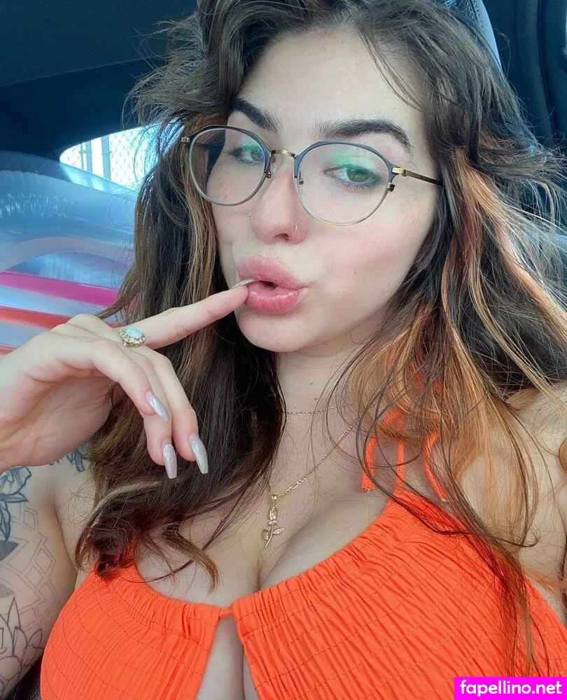 thequeencarmen_, worshipcarmen Nude Leaked OnlyFans Photo #XaDnInkicZ