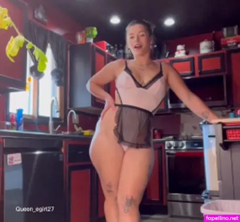 Queen D 9 OnlyFans Thumbnail #Lp6BuHmwI6