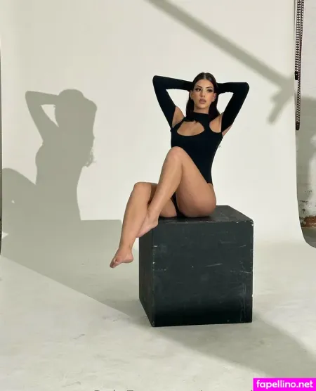 Queen Holly OnlyFans Thumbnail #E1rplzV93S