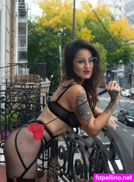 Queen Julia OnlyFans Thumbnail #aGrsDiBQI8