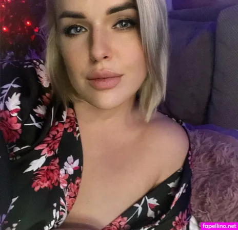 Queen Kylie OnlyFans Thumbnail #pShjxsW6Ni