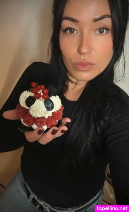 Queen Maryne OnlyFans Thumbnail #GLnqN3mCQN