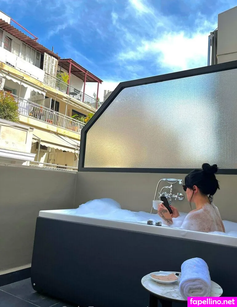 queen.maryne, thequeenmary Nude Leaked OnlyFans Photo #KeGIyPKx5c