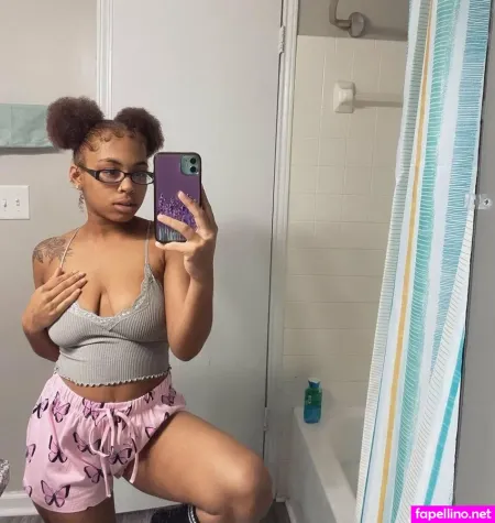 Queen Mya Tinymya OnlyFans Thumbnail #SpHCB5pwFm