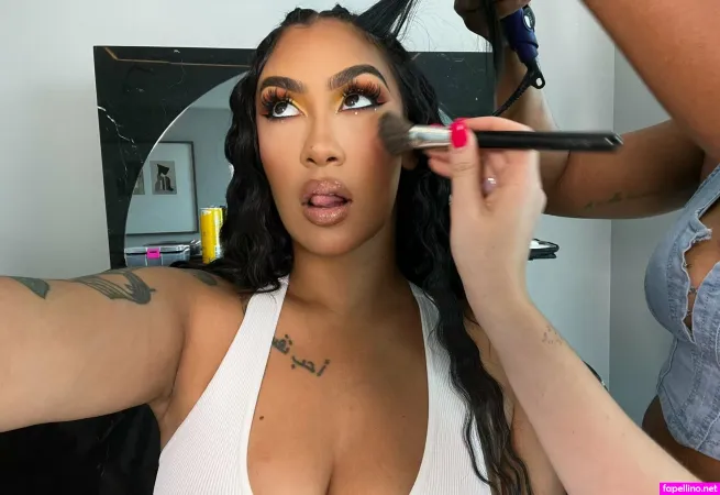 Queen Najia OnlyFans Thumbnail #1Svih1rzgo
