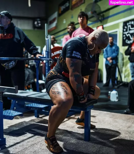 Queen R OnlyFans Thumbnail #3ttsSvPr8E