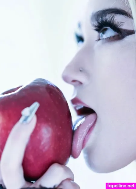 Queen Tofu 1 OnlyFans Thumbnail #cDhIZnUCwu