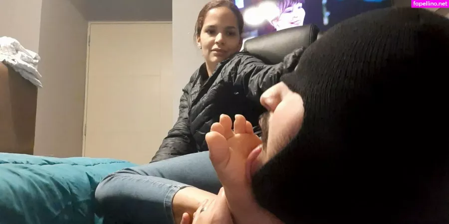 Queenaleskafeet OnlyFans Thumbnail #m8C5M1Wrup