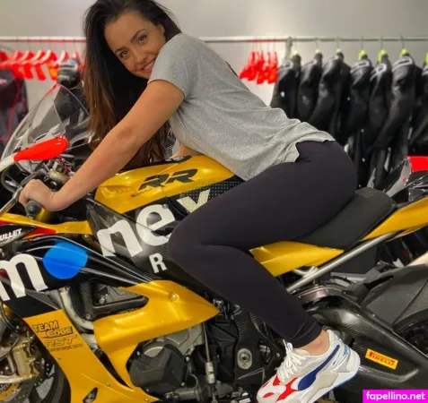 Queenb OnlyFans Thumbnail #2iK49t96qK