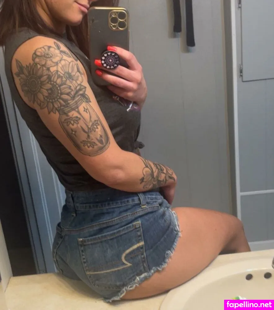 honeybee004, honeybee00413, queenbee00401 Nude Leaked OnlyFans Photo #KhQTcvsqlH