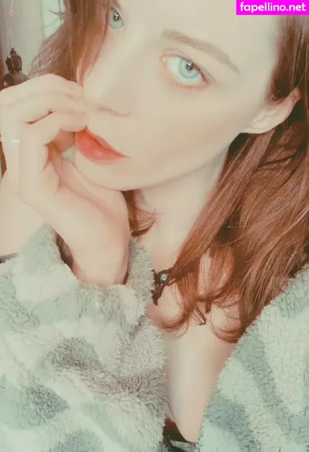 Queenbeealexandrialee OnlyFans Thumbnail #4REpsOCI9P