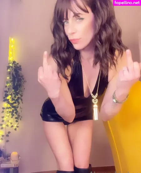 Queenbeealexandrialee OnlyFans Thumbnail #CnVdbTsLtA