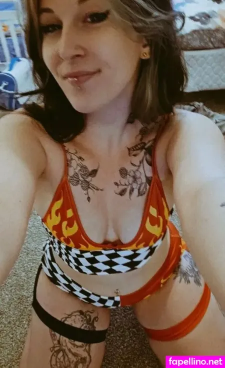 Queenbeehive OnlyFans Thumbnail #e9ahcrllzR