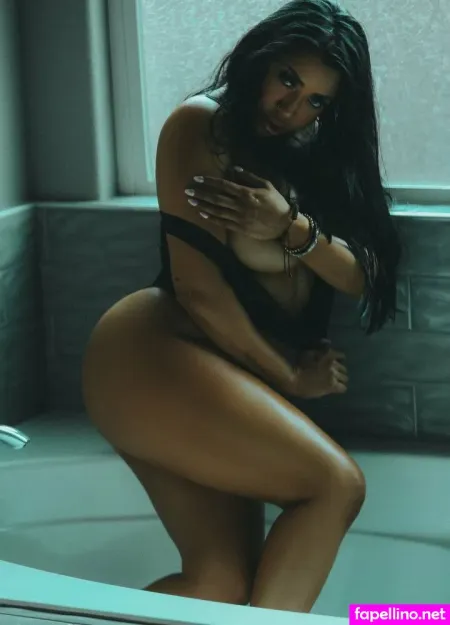 Queenbeeortega OnlyFans Thumbnail #8pJ5rczxey