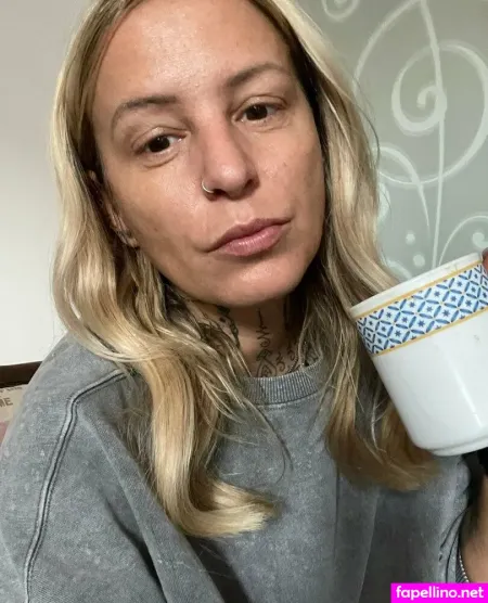Queenbellaaria OnlyFans Thumbnail #UZPELUmW8D