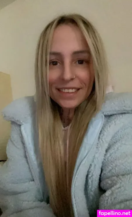Queenbellaaria OnlyFans Thumbnail #wnmTyls52O