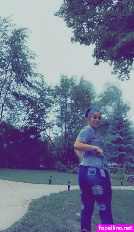 Queenbitch1998 OnlyFans Thumbnail #bXskDSH3dr