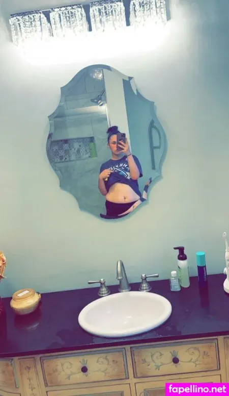 Queenbitch1998 OnlyFans Thumbnail #jx7mPqvFeX