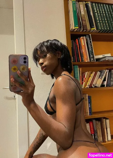 Queenblack699 OnlyFans Thumbnail #9hYn6tXt3W