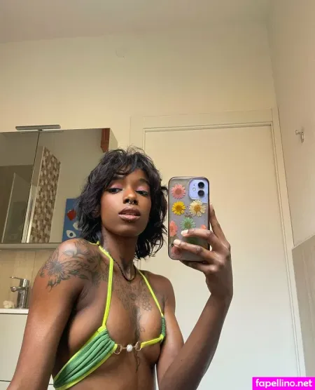 Queenblack699 OnlyFans Thumbnail #KzgrrRwlC6
