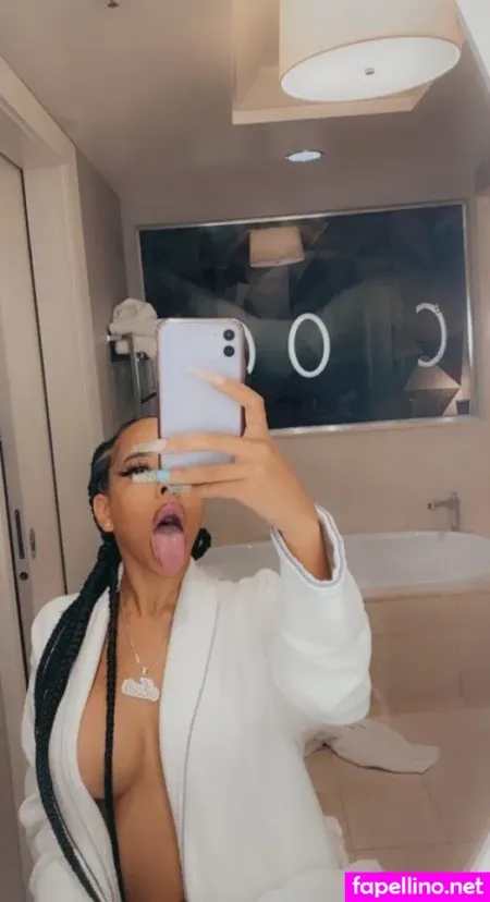 Queendeeee OnlyFans Thumbnail #F1ofXwLLw5