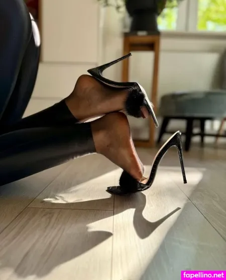 Queenfeetred OnlyFans Thumbnail #1wb1tWTkPO