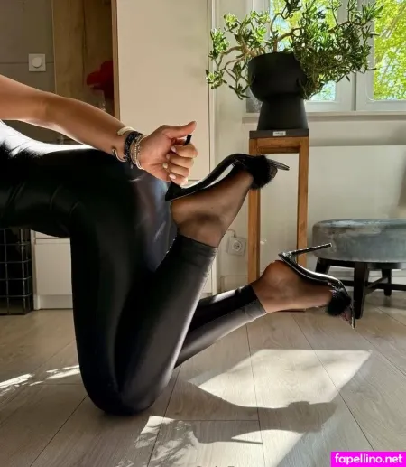 Queenfeetred OnlyFans Thumbnail #9bjQ3Cv8PC