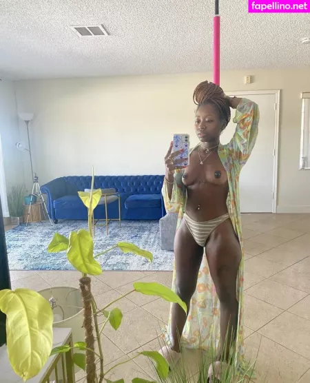 Queenflexi OnlyFans Thumbnail #6cvbF4TyPn