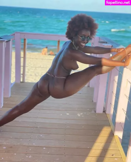 Queenflexi OnlyFans Thumbnail #EHgyxQBpqd