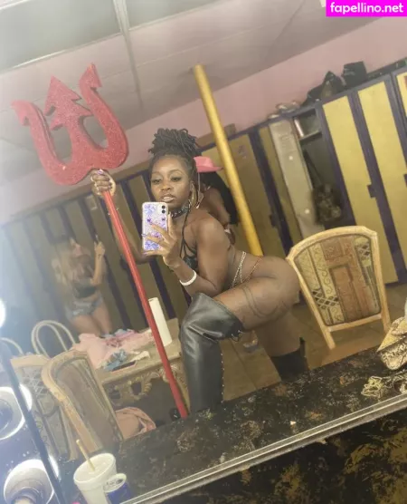 Queenflexi OnlyFans Thumbnail #uhtzKaPHvq