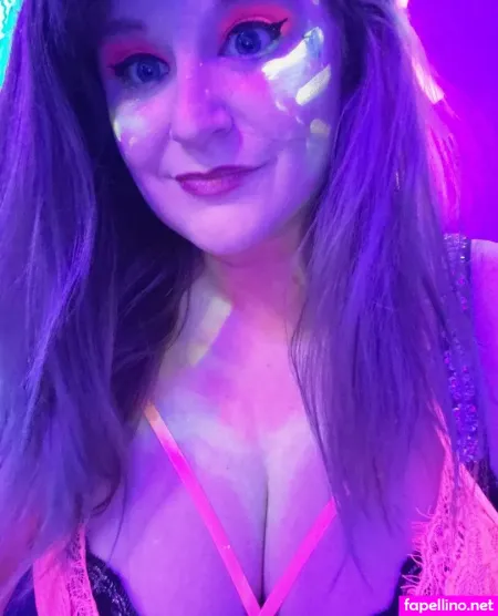 Queengoldi OnlyFans Thumbnail #qtqzKnaTrl