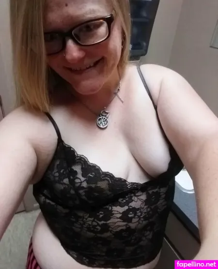 Queengreeneyes420 OnlyFans Thumbnail #M2HATrCgWQ