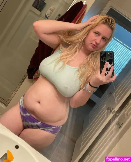 Queenhails22 OnlyFans Thumbnail #6qSqZX9F6F